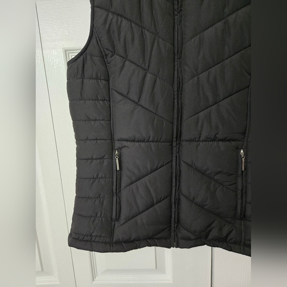 Weatherproof Black Insulated Zip-Up Puffer Vest, Medium, Zippered pockets, EUC - Picture 3 of 9